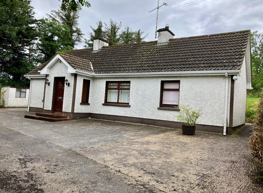 65 Crom Road, Lisnaskea, BT92 0BE photo