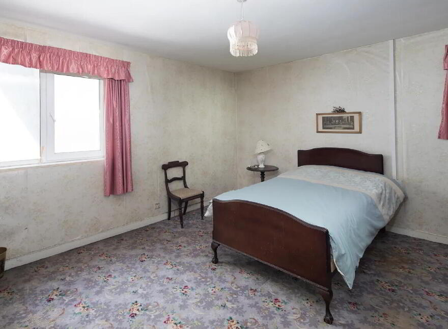 54 Main Street, Midleton, P25P268
