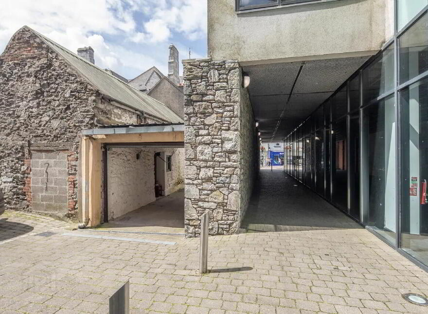 54 Main Street, Midleton, P25P268
