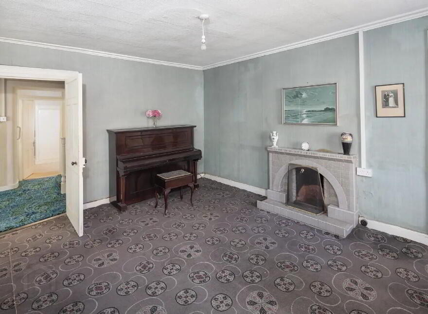 54 Main Street, Midleton, P25P268