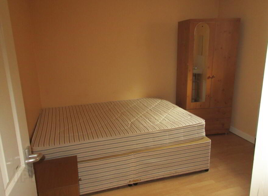 Great Student House, 121 University Avenue, Queens Quarter, Belfast, BT7 1GX