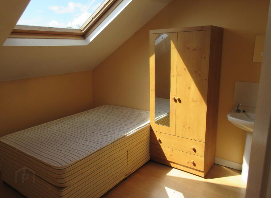 Great Student House, 121 University Avenue, Queens Quarter, Belfast, BT7 1GX