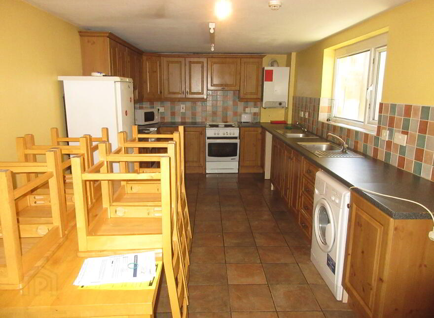 Great Student House, 121 University Avenue, Queens Quarter, Belfast, BT7 1GX
