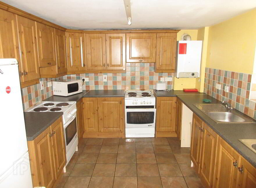 Great Student House, 121 University Avenue, Queens Quarter, Belfast, BT7 1GX
