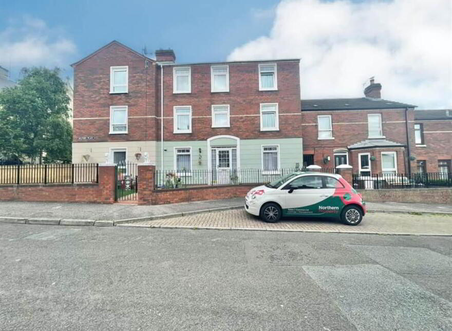 5 Milford Place, Belfast, BT12 4HF photo