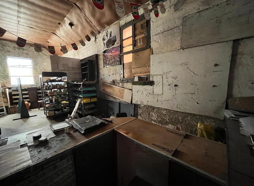 Callan Motor Garage, Green Lane, Callan, R95CP26