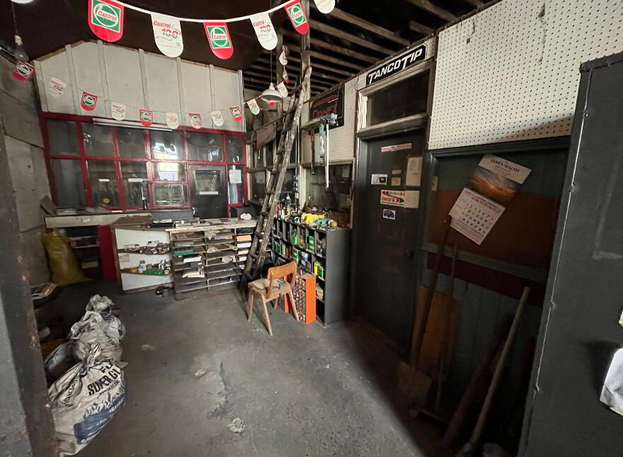 Callan Motor Garage, Green Lane, Callan, R95CP26