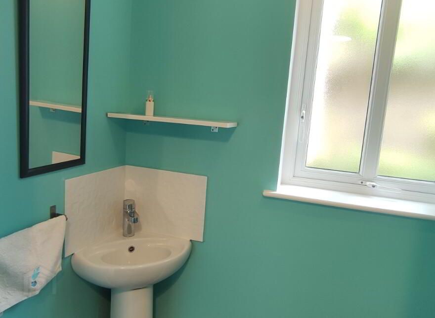 55 Bay Rd Manor, Larne, BT40 1FG