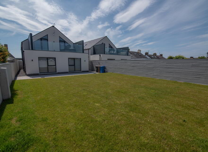 11 Queenora Avenue, Portstewart, BT55 7TW