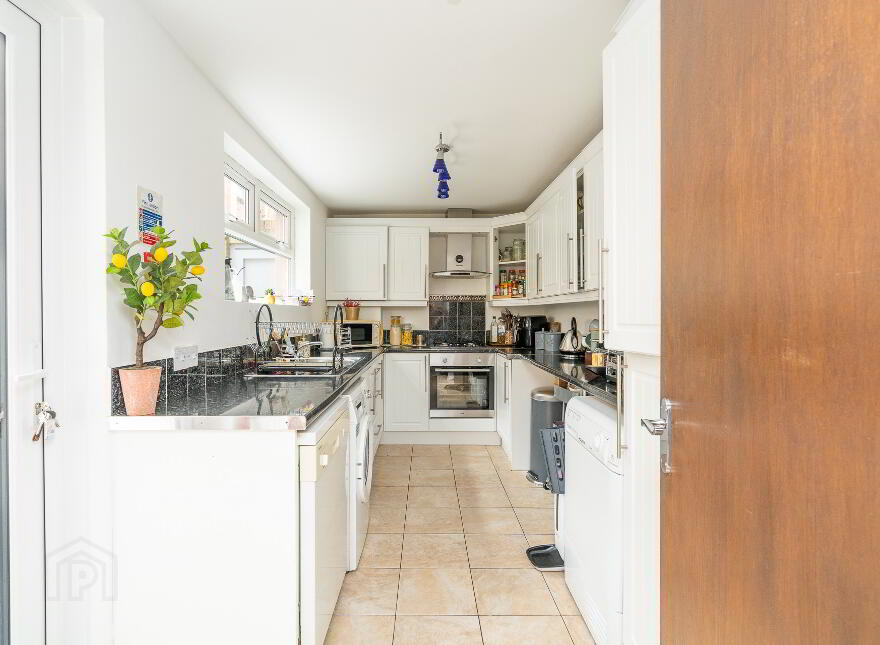 NON-HMO, 35 Farnham Street, Belfast, BT7 2FL