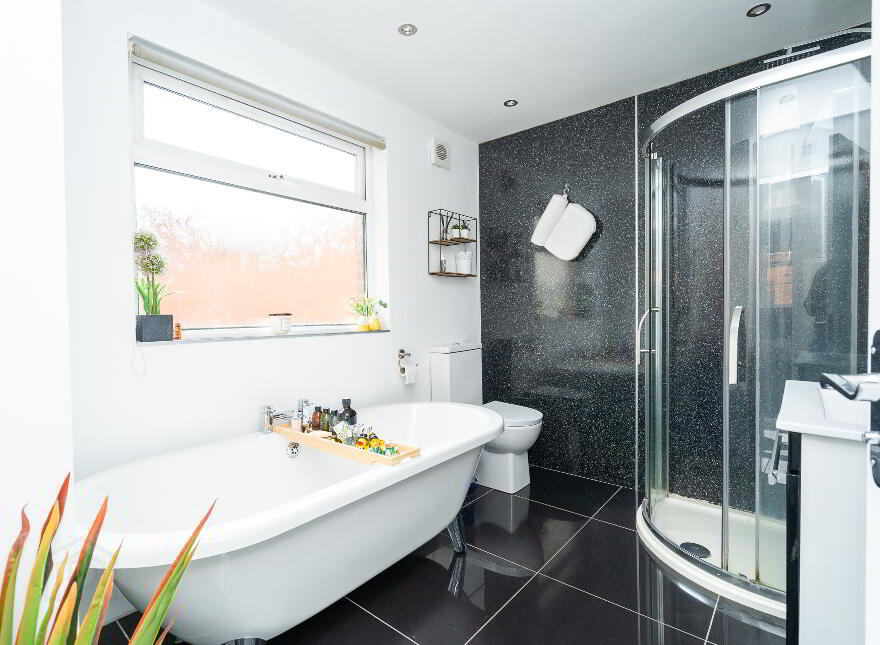 NON-HMO, 35 Farnham Street, Belfast, BT7 2FL