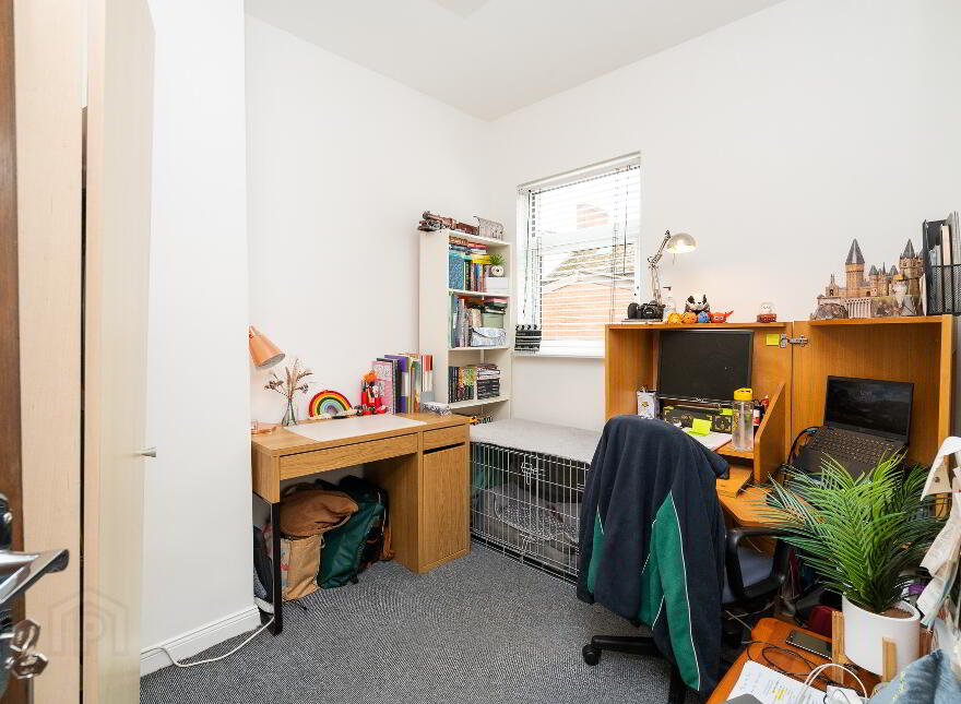 NON-HMO, 35 Farnham Street, Belfast, BT7 2FL
