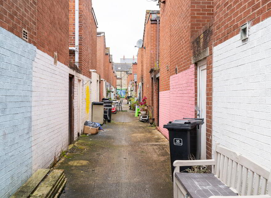 NON-HMO, 35 Farnham Street, Belfast, BT7 2FL