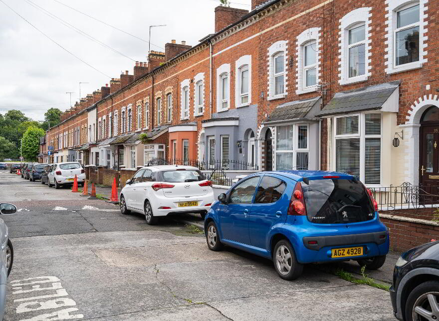 NON-HMO, 35 Farnham Street, Belfast, BT7 2FL