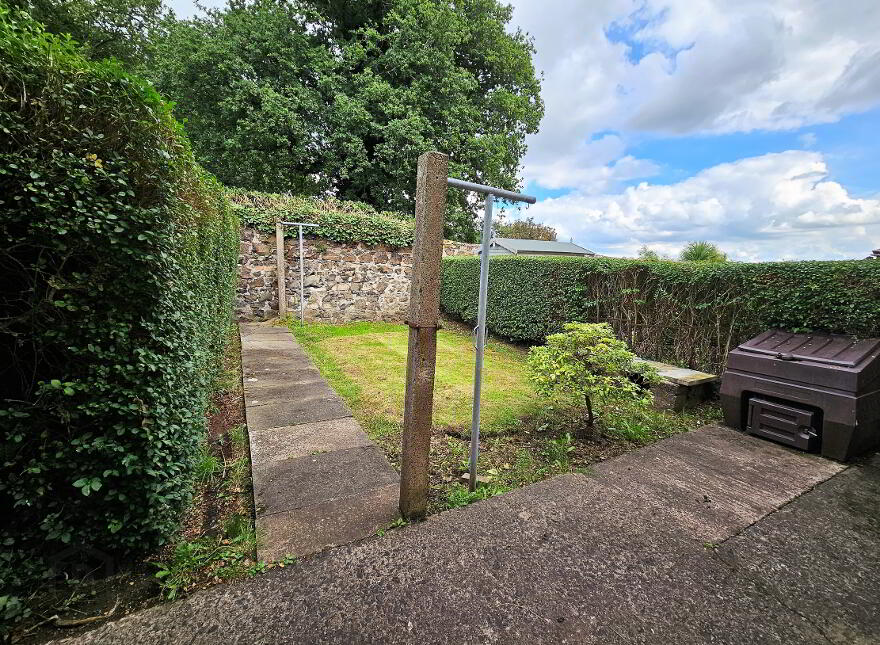 9 Huguenot Drive, Lisburn, BT27 4UH