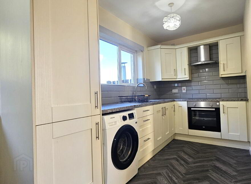 9 Huguenot Drive, Lisburn, BT27 4UH