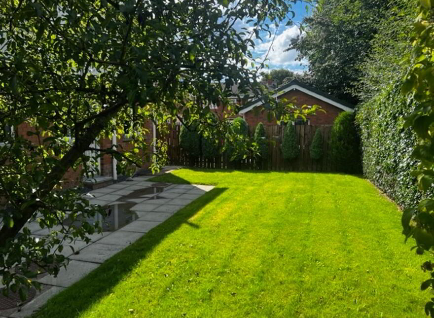 18 Laurel Grove, Lisburn, BT28 3EW