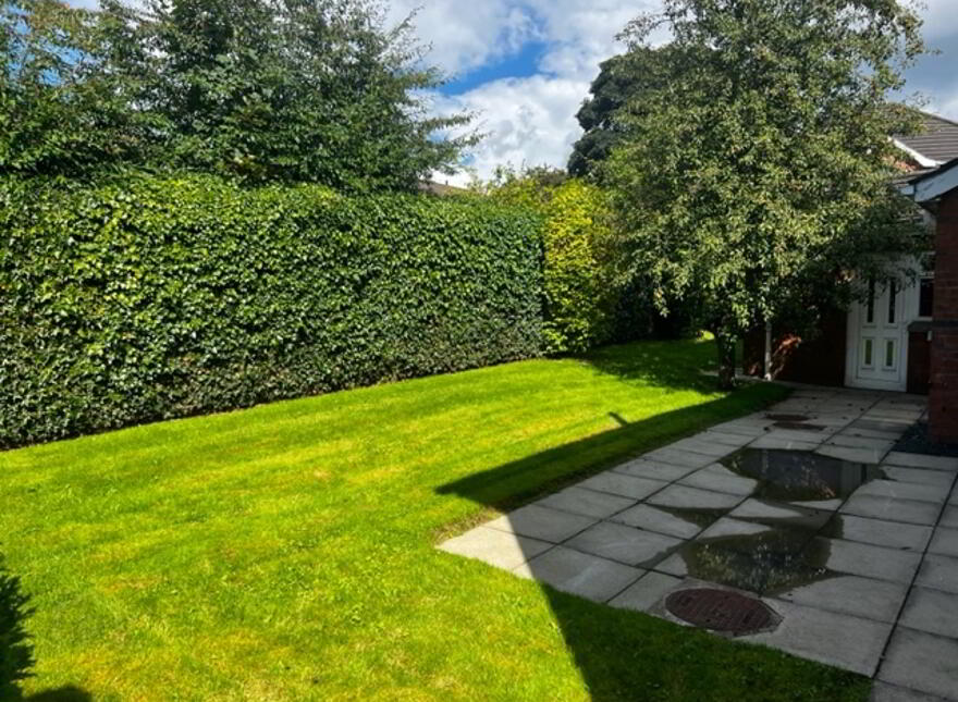 18 Laurel Grove, Lisburn, BT28 3EW