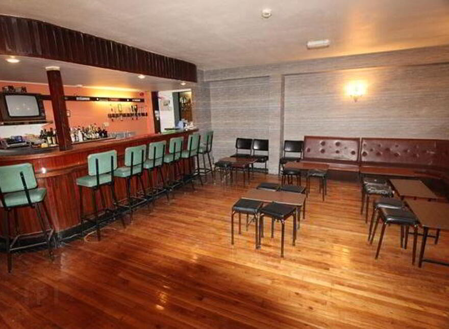 Lakeview Bar, Shop And Forecourt, Castleblayney, Monaghan, A75TV79