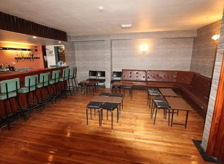 Lakeview Bar, Shop And Forecourt, Castleblayney, Monaghan, A75TV79