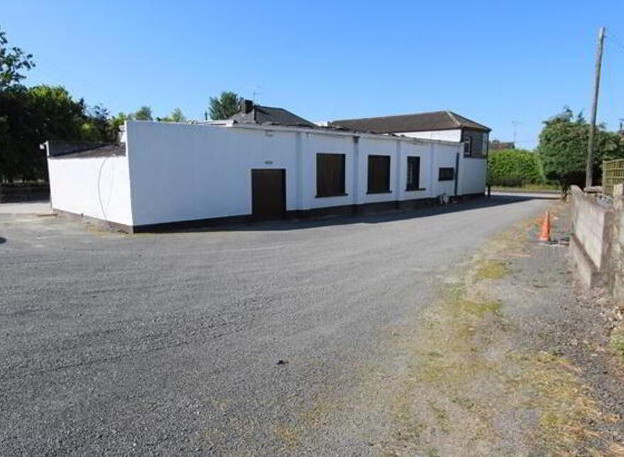 Lakeview Bar, Shop And Forecourt, Castleblayney, Monaghan, A75TV79