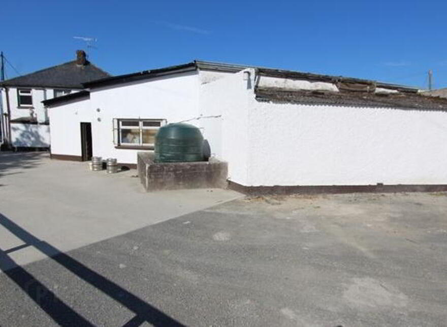 Lakeview Bar, Shop And Forecourt, Castleblayney, Monaghan, A75TV79