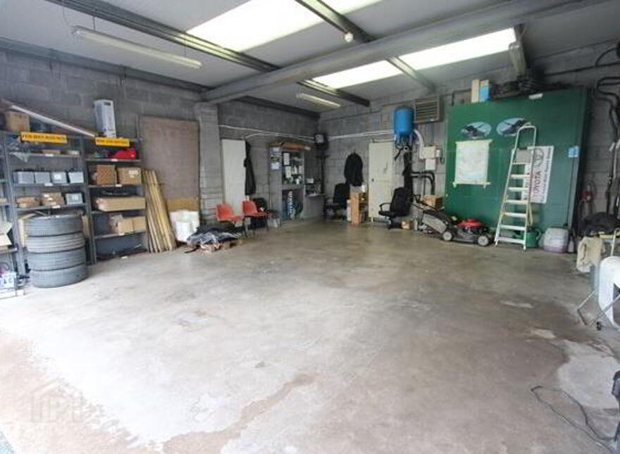 Marrons Garage, Monaghan Road, Castleblayney, Monaghan, A75AD85