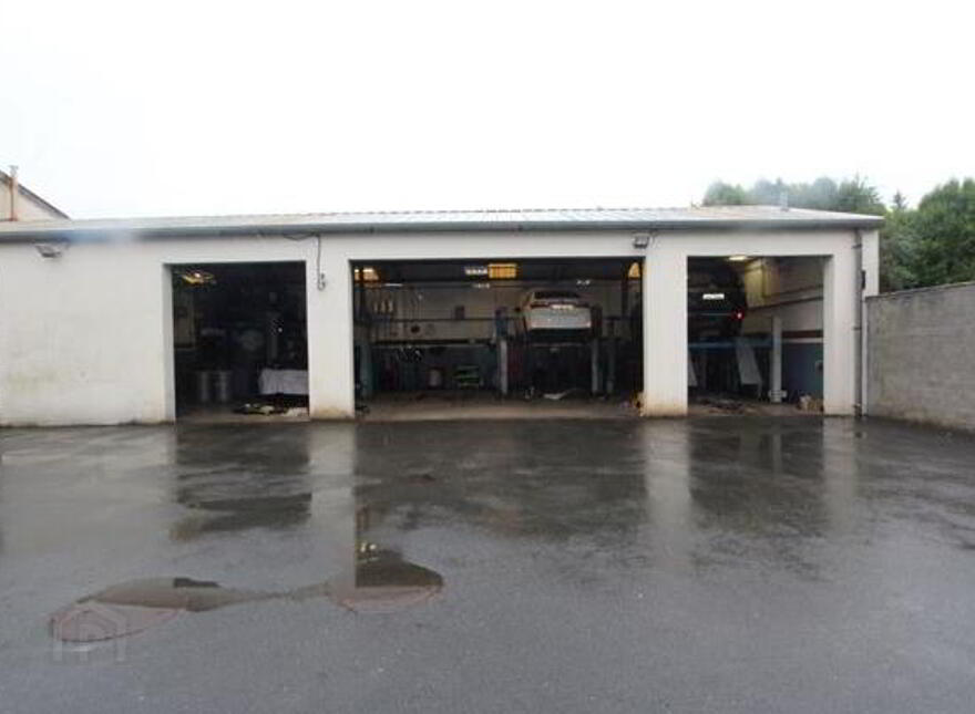 Marrons Garage, Monaghan Road, Castleblayney, Monaghan, A75AD85