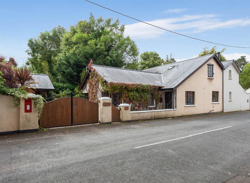 Craigroyston Cottage, 11 Ailsa Road, Cultra, Holywood, BT18 0AS photo