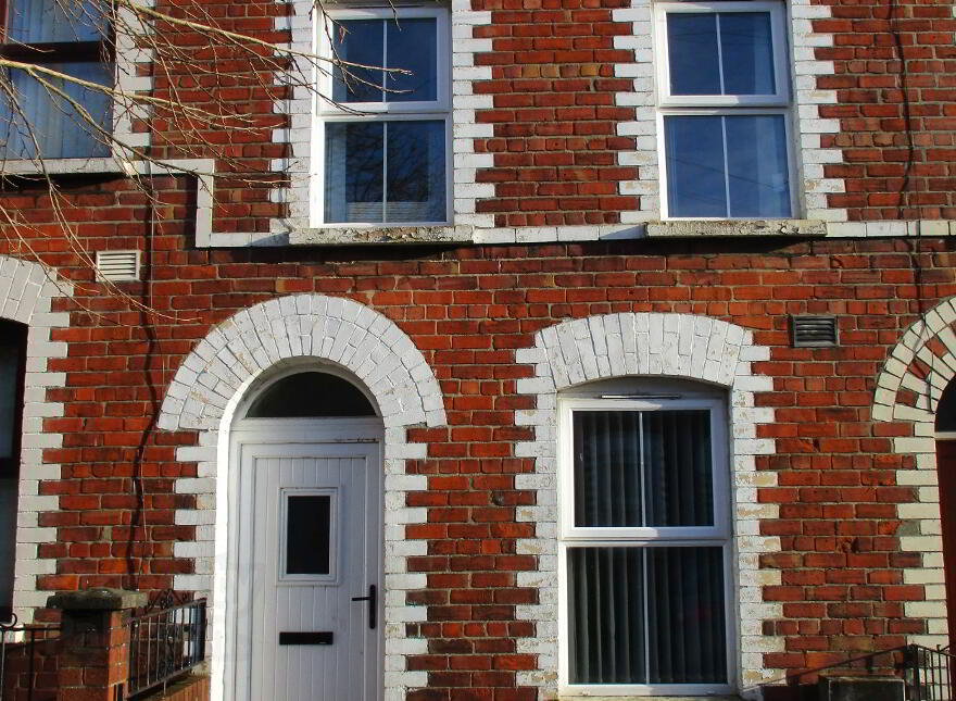 Great House, 22 Cairo Street, Queens Quarter!, Belfast, BT7 1QS photo