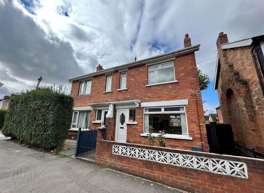 48 Connsbrook Avenue, Sydenham, Belfast, BT4 1JW