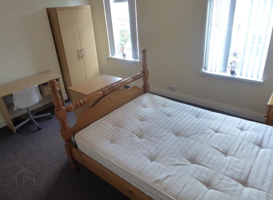 27 Rushfield Avenue, Ormeau Road, Belfast, BT7 3FP