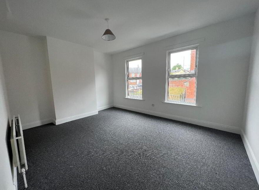 6 Victoria Crescet, Lisburn, BT27 4TF