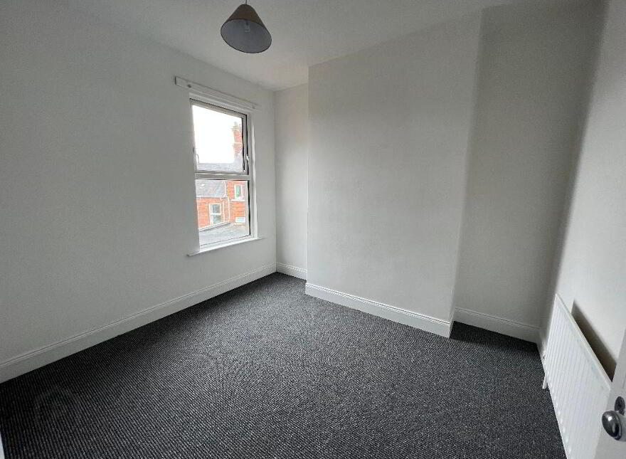 6 Victoria Crescet, Lisburn, BT27 4TF