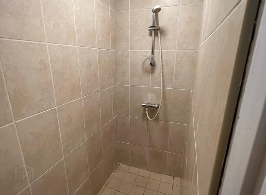 Camden Street, Room 5, All Bills Included, Belfast, BT9 6UA