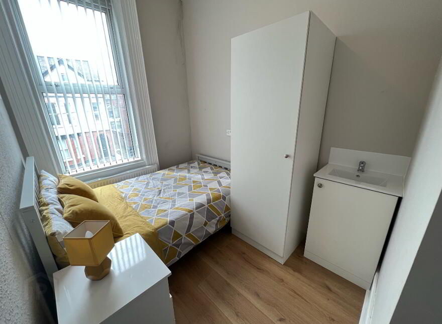 Camden Street, Room 5, All Bills Included, Belfast, BT9 6UA