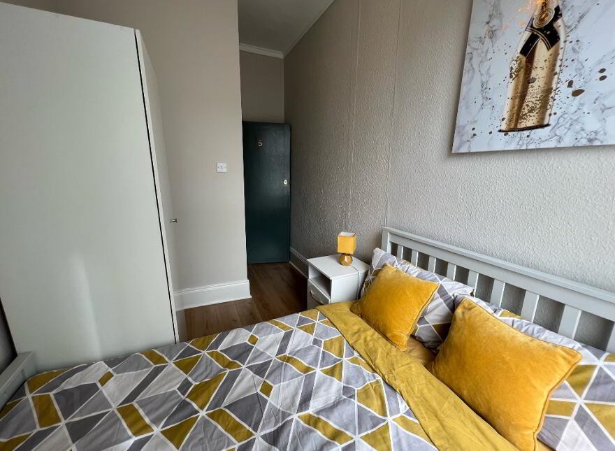 Camden Street, Room 5, All Bills Included, Belfast, BT9 6UA