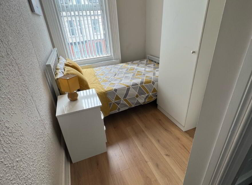 Camden Street, Room 5, All Bills Included, Belfast, BT9 6UA