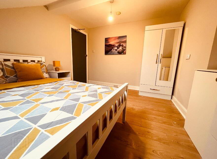Camden Street, Room 5, & R6 All Bills Included, Belfast, BT9 6AU
