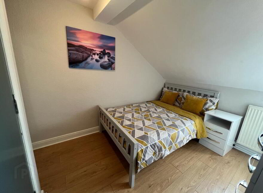 Camden Street, Room 8, R2 & R4. All Bills Included, Belfast, BT9 6AU