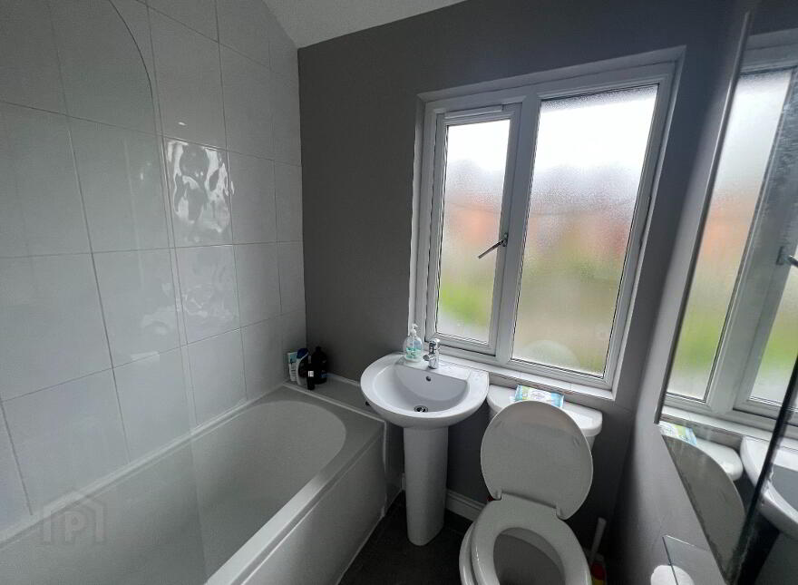 40 Sandhurst Drive, Belfast, BT9 5AY