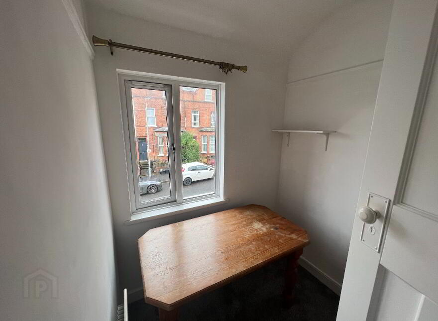 40 Sandhurst Drive, Belfast, BT9 5AY