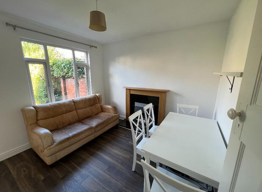 40 Sandhurst Drive, Belfast, BT9 5AY