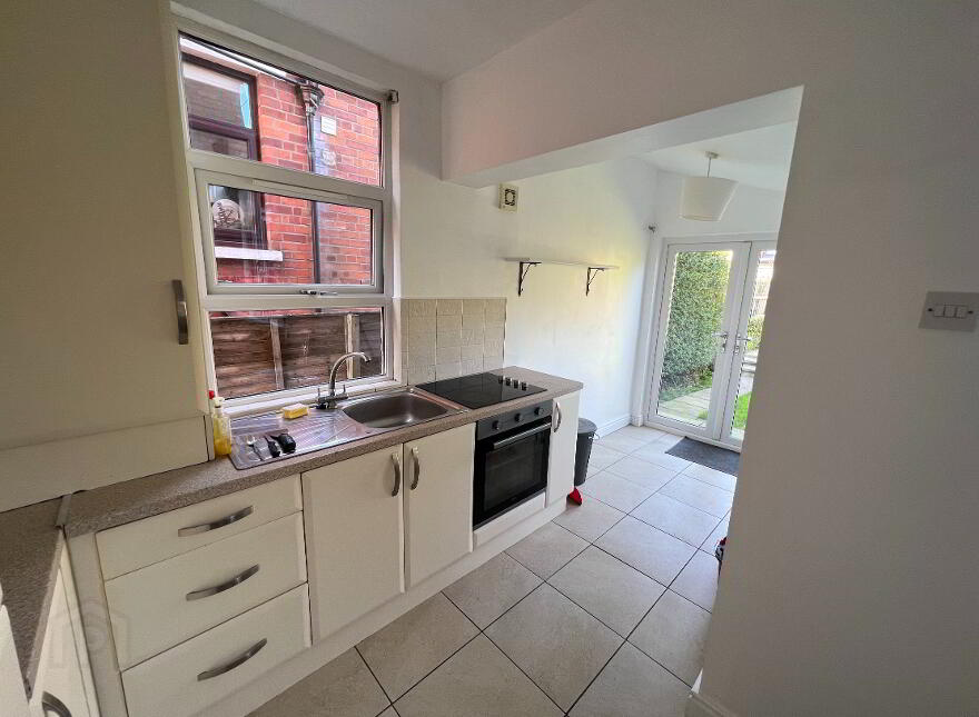 40 Sandhurst Drive, Belfast, BT9 5AY