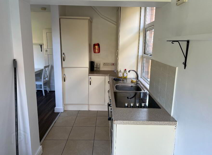 40 Sandhurst Drive, Belfast, BT9 5AY