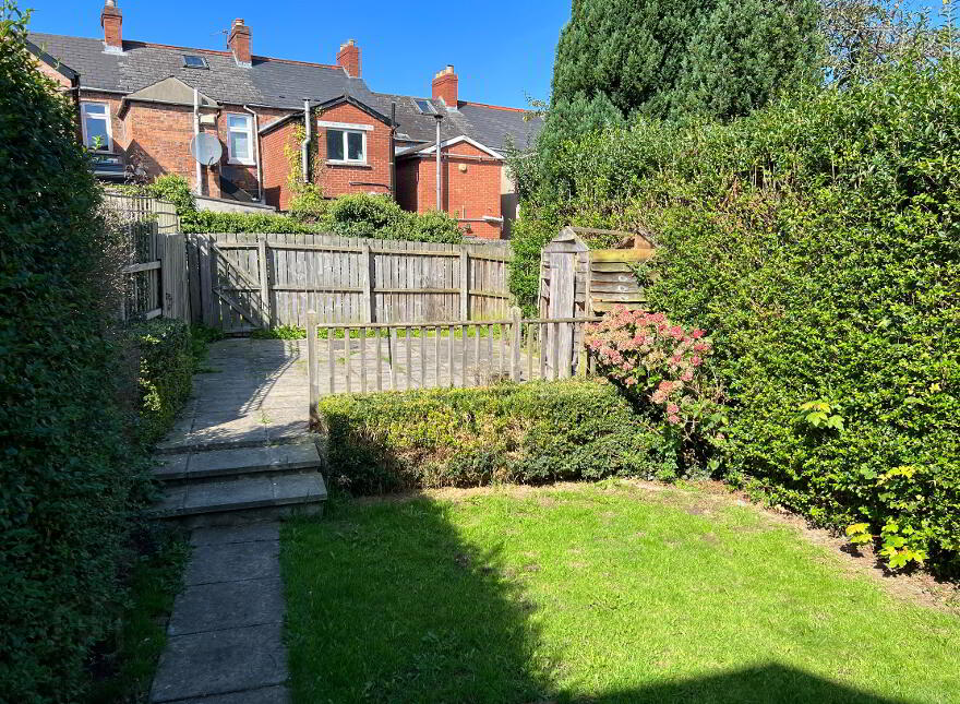 40 Sandhurst Drive, Belfast, BT9 5AY