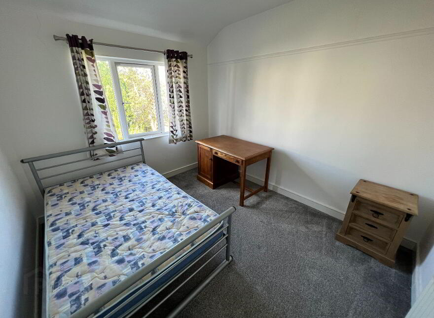 40 Sandhurst Drive, Belfast, BT9 5AY