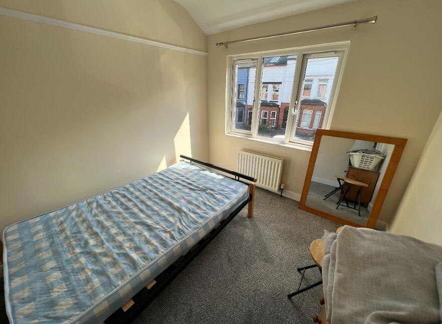 40 Sandhurst Drive, Belfast, BT9 5AY