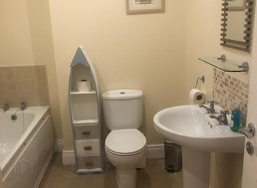 46 West Strand Avenue (student Let), Portrush, BT56 8ET