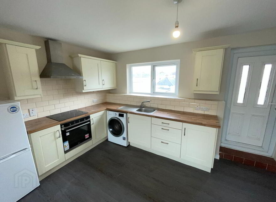 D, 3 Church Street, Portstewart, Portstewart, BT55 7AH photo 5